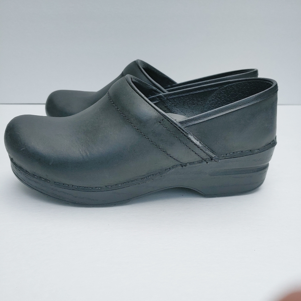 Dansko Black Leather Classic Comfort Nursing Clogs Shoes Sz 37 - Picture 2 of 9